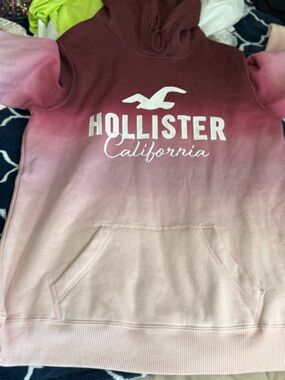 Hollister Ombre Burgundy to Light Pink Pullover Hoodie